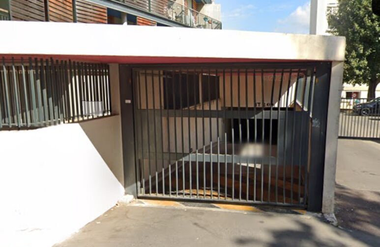 Location parking 56 rue Irène et