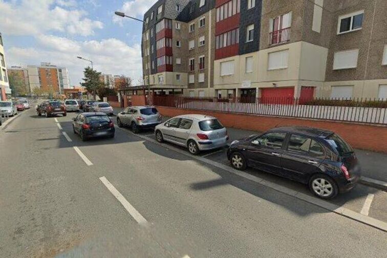 Location parking 15 avenue frédéric joliot curie GargeslèsGonesse