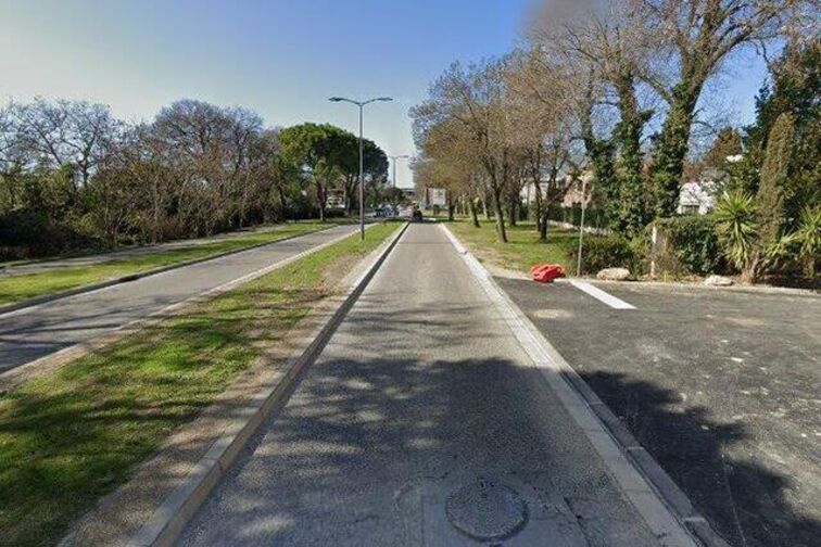 Location parking 4 avenue du 8 mai 1945 Marignane, avenue du Mai