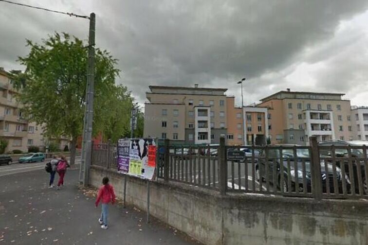 location parking Cimetière de Villefranche sur Saône (box)