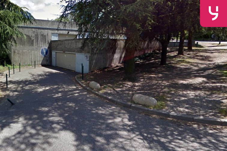Garage Du Rond Point Saint Etienne De Montluc