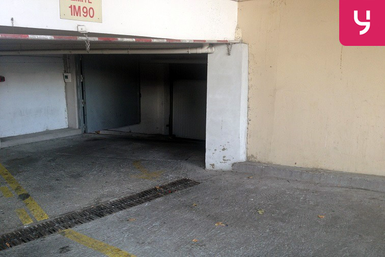 location parking Buzenval