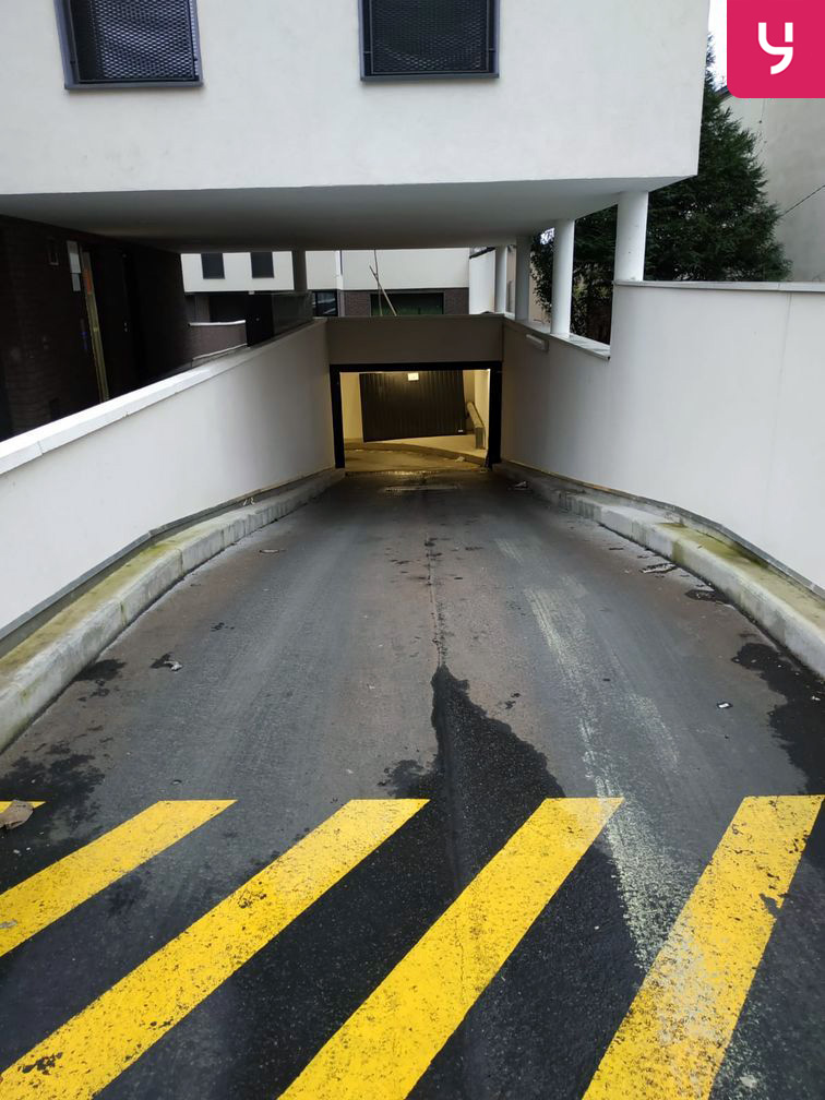40 Rue De La Demi Lune 93100 Montreuil Location parking / garage Salvador Allende - Montreuil, rue de la Demi