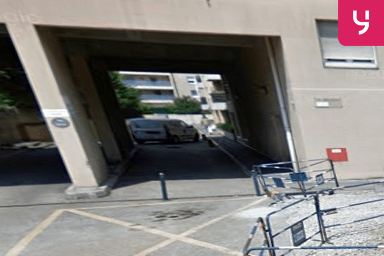 location parking Route de Genas - Villeurbanne