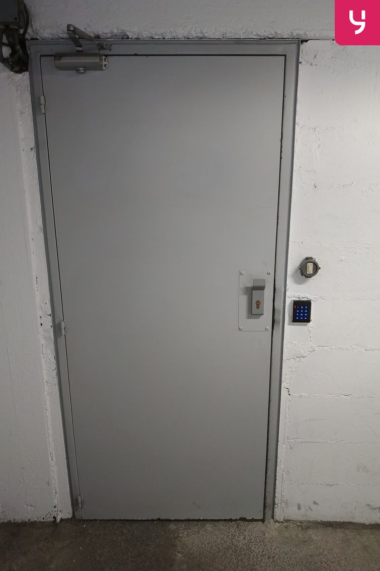 15 Rue Maryse Hilsz 75020 Paris Métro