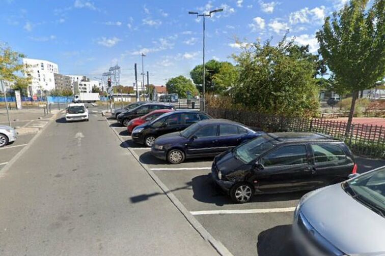 Place Du Maréchal De Lattre De Tassigny 75016 Paris Location parking Place du Maréchal de Lattre de Tassigny - Chevilly